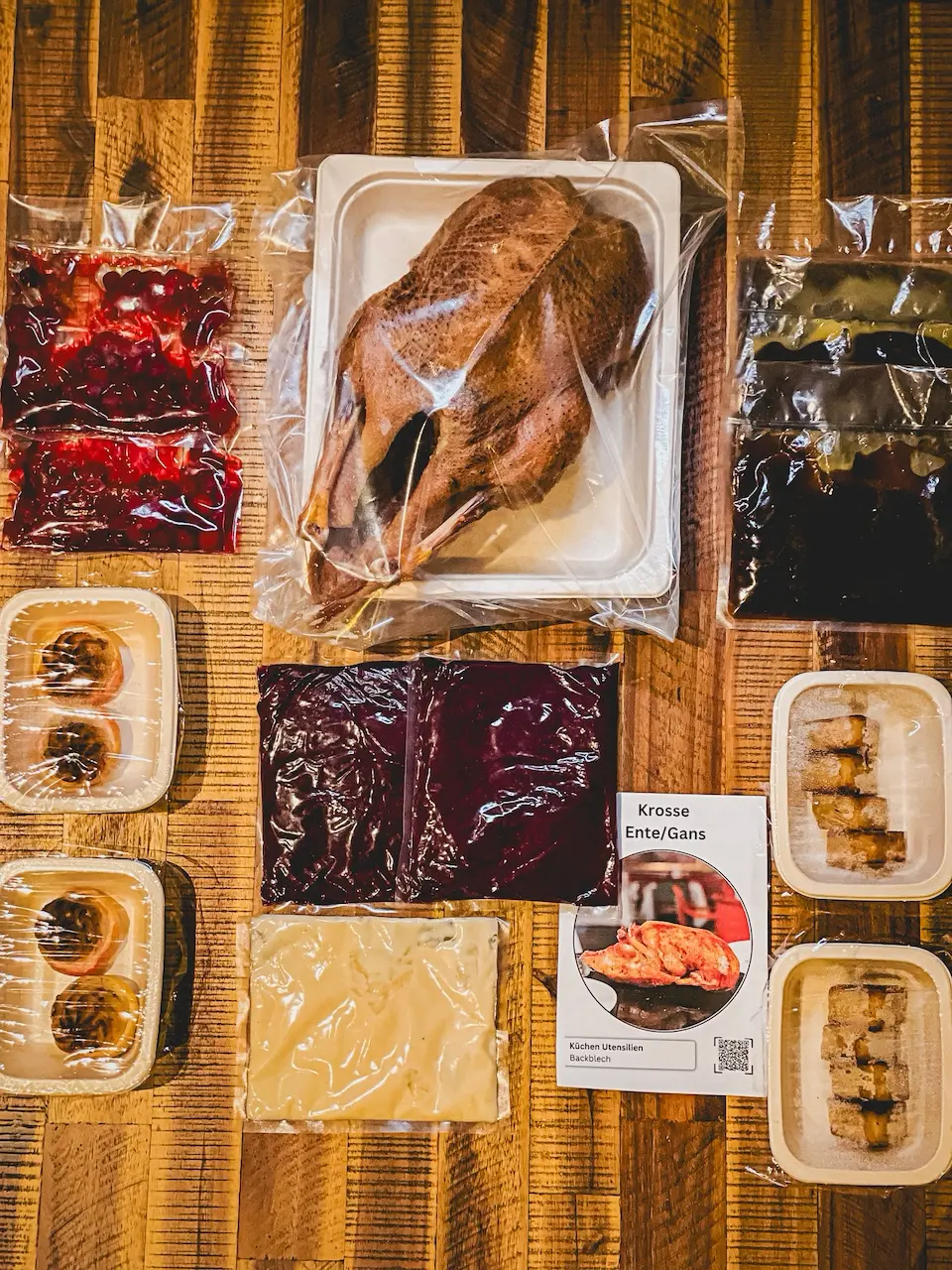 2023-12-01_landhausscherrer.de_copyright-by-foodie_juli_Gans-fuer-zurhause_39.webp Bio-Gans | Chefs Empfehlung | für 4 Personen – Bild 2